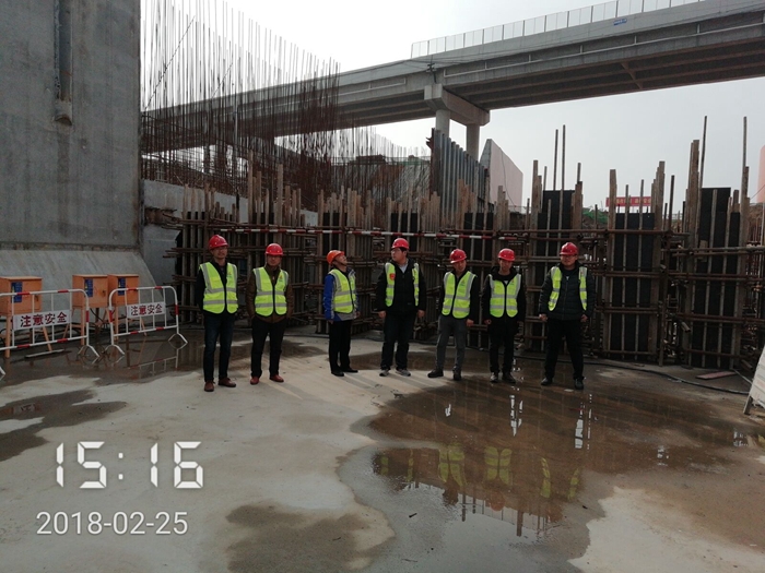 南坪船閘01標組織節(jié)后復工安全專項檢查.jpg