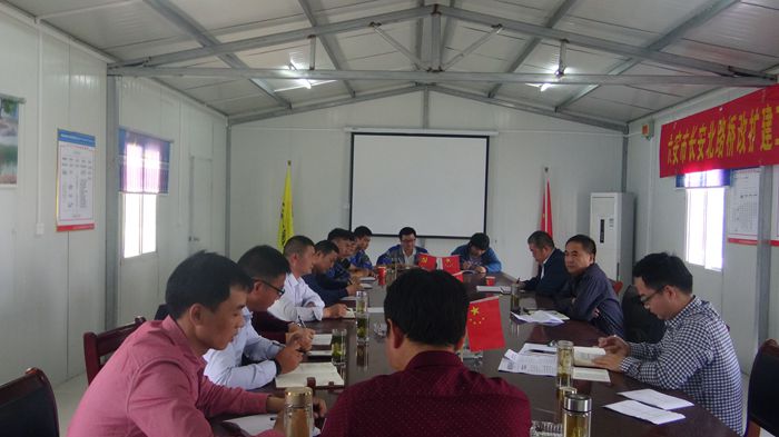 馬書記赴六安龍河路橋宣布成立項目黨支部.jpg 馬書記赴六安龍河路橋宣布成立項目黨支部.jpg