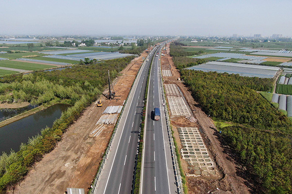 1621583593851635.jpg 優(yōu)秀獎:五月施工忙.jpg