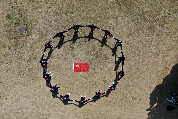 1621583620498313.jpg 優(yōu)秀獎:擁抱.JPG